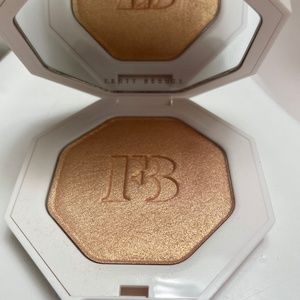 Fenty Beauty Killawat Highlighter